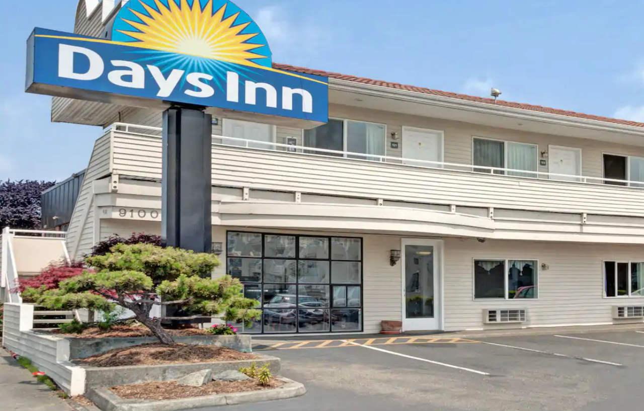 Days Inn By Wyndham Seattle North Of Downtown Exterior foto